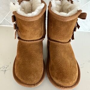 Toddler Girls SZ 6 koolaburra boots